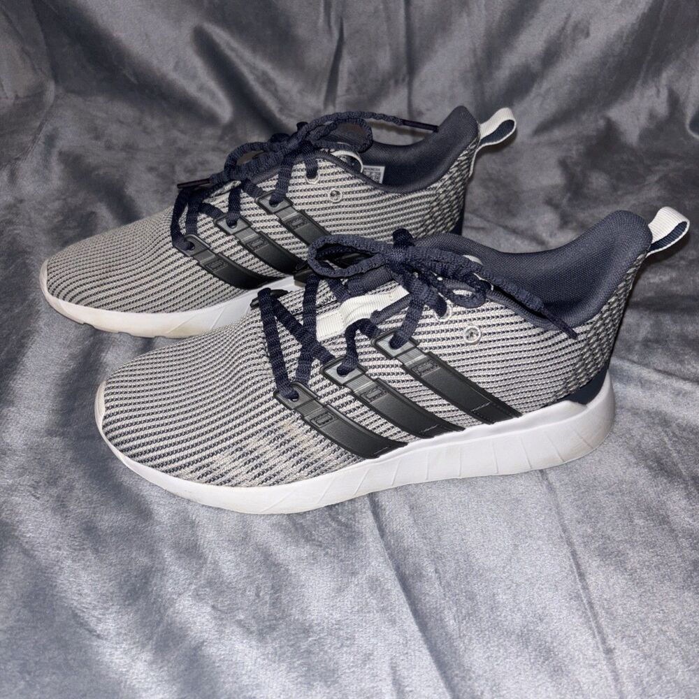 Women’s Adidas Questar Flow Running Shoes Grey/White Size 7.5